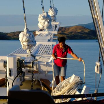 liveaboard indonesia cruising sailor phinisi