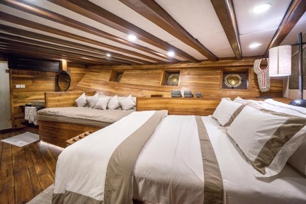 standard suite prana luxury yacht indonesia