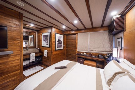 standard suite prana luxury yacht indonesia